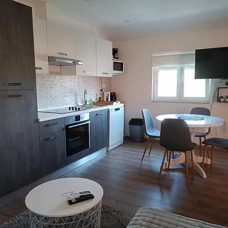 Apartman Magi * Sutomiscica